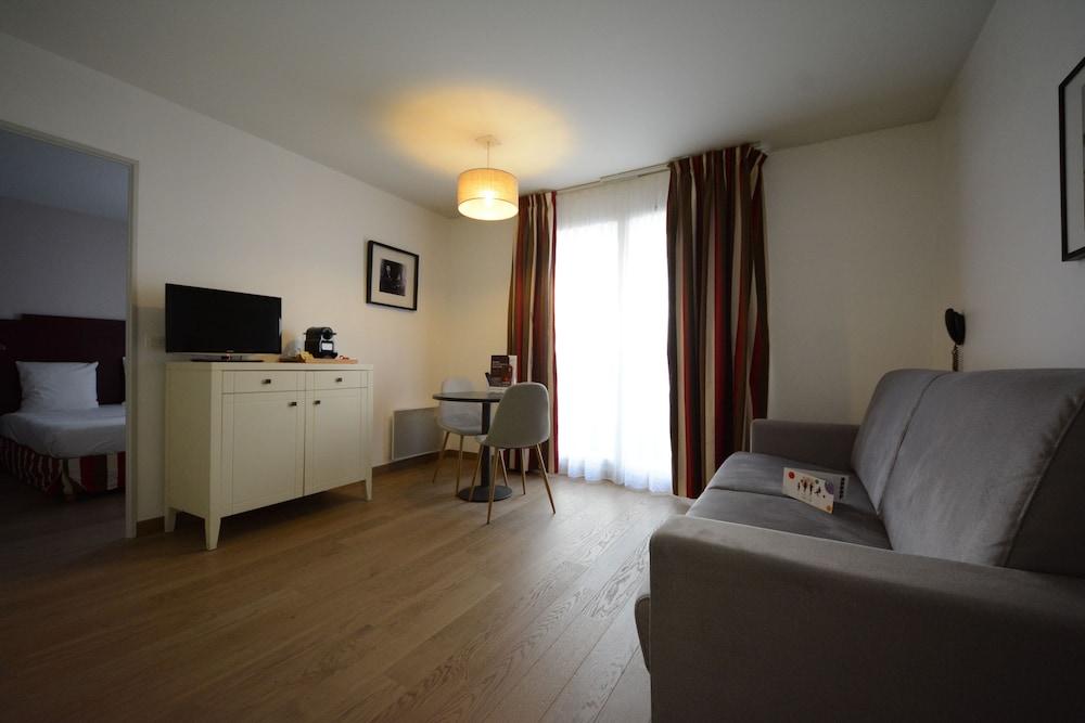 Hotel Cerise Chatou Exterior photo