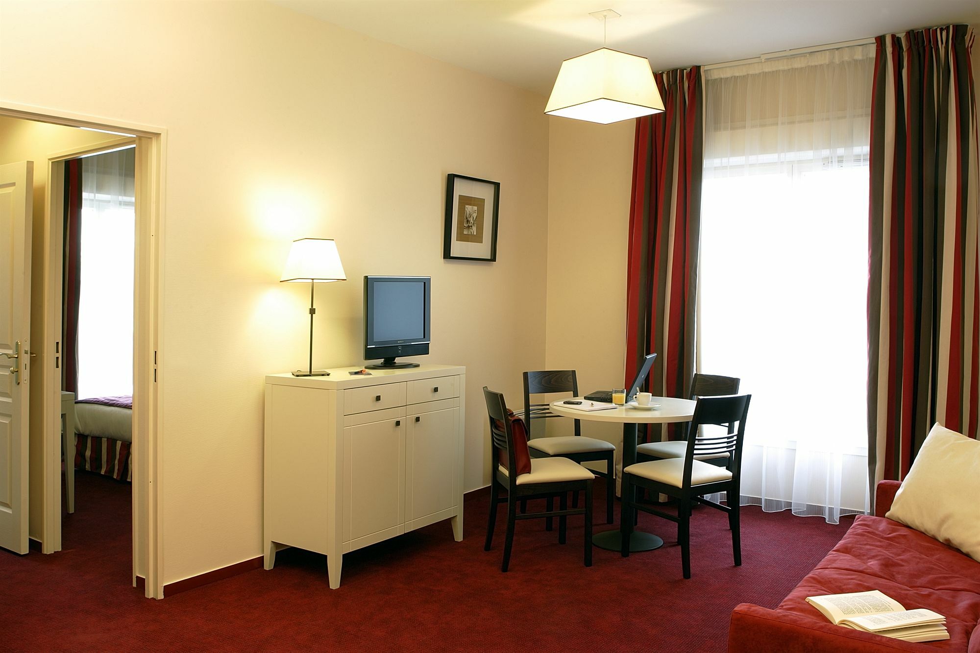 Hotel Cerise Chatou Exterior photo